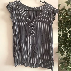 💙 Blue/white Stripe Flutter top 💙